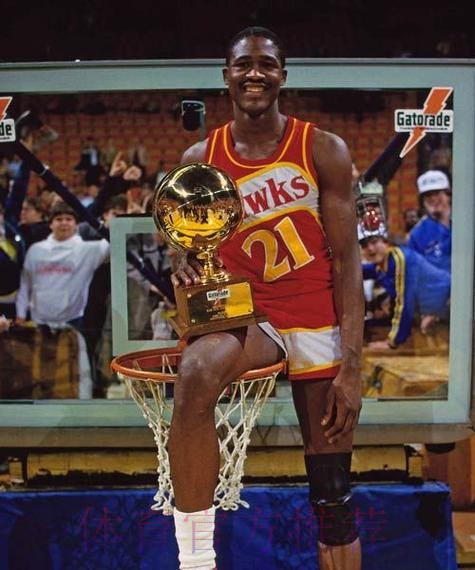 克尼佩尔快攻妙传 米勒跟进扣篮得手